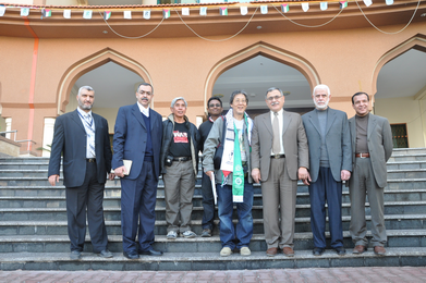 IUG President Receives a Message of Support from the Former Malaysian Prime Minister During a Delegation Visit to the University